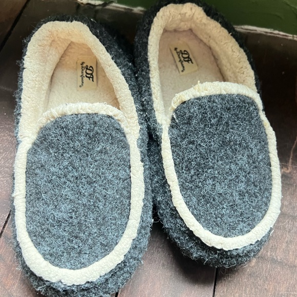 Dear foams slippers - Picture 1 of 3